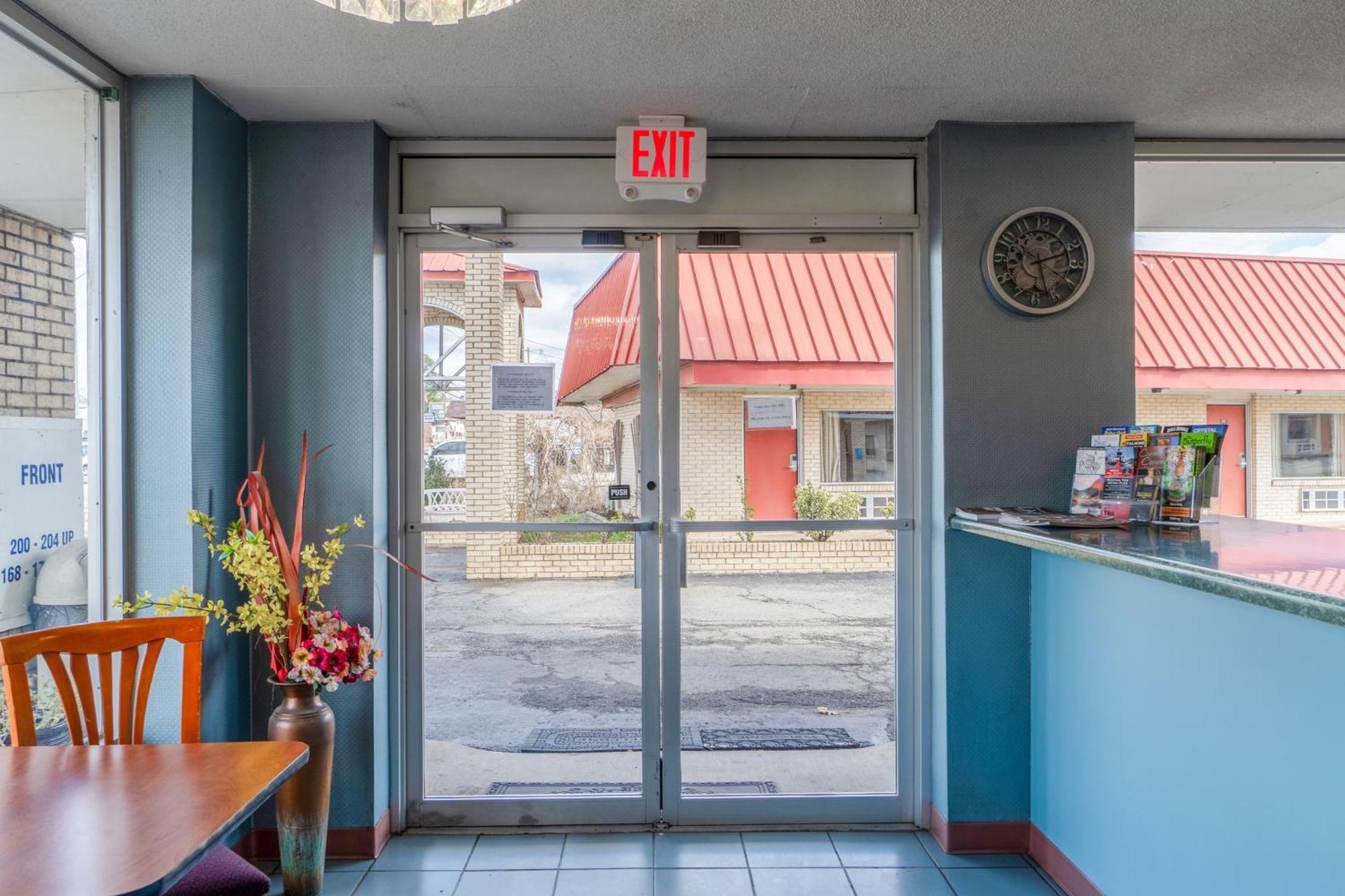 Ozark Junction By Oyo Mountain View